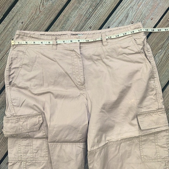 Saks Fifth Ave Threads cargo style capris 12 - Picture 5 of 7